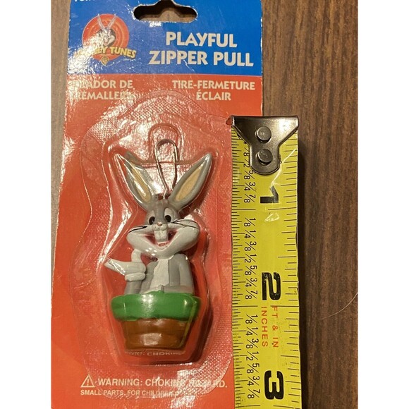 Vintage 1998 Looney Tunes Bugs Bunny Zipper Pull Warner Bros. Collectible - Picture 5 of 6